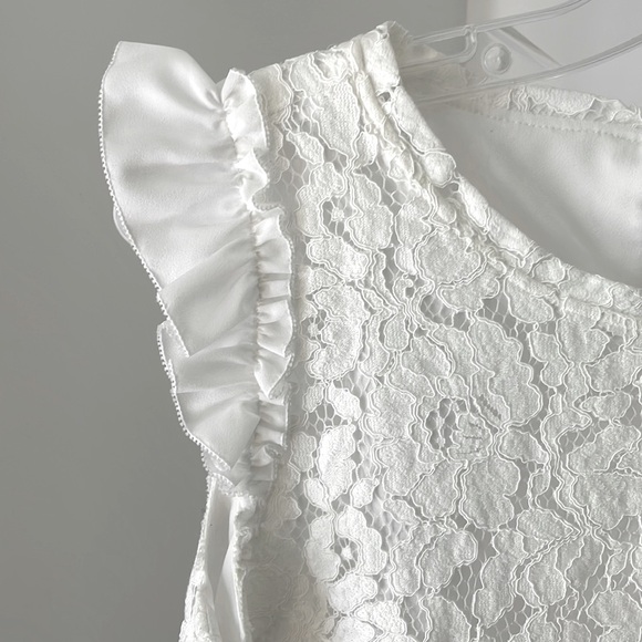 LOFT XS White Flutter Sleeve Blouse with Lace Overlay - Picture 4 of 6